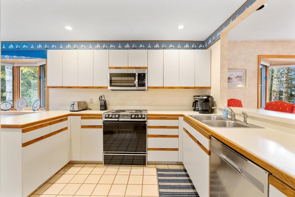 885 Beach Road Harbor Springs MI 49740