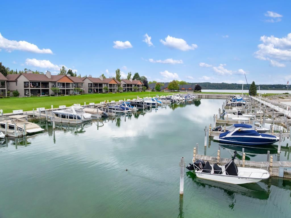 4000 Hemingway Pointe #56 East Jordan MI 49727