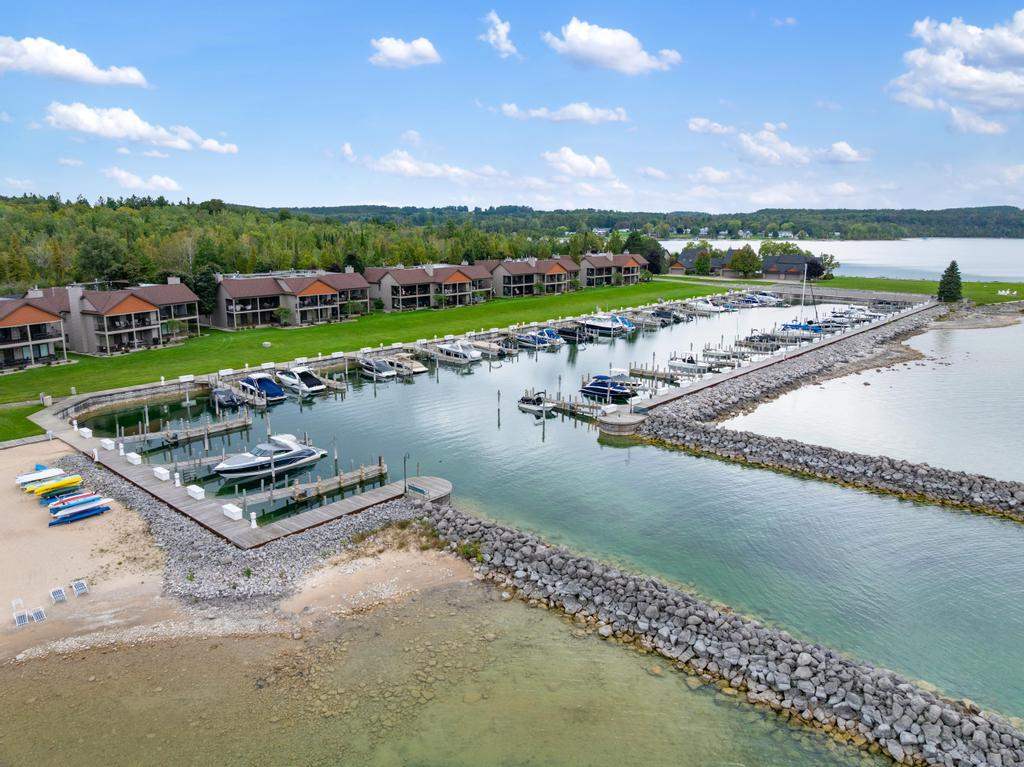 4000 Hemingway Pointe #56 East Jordan MI 49727