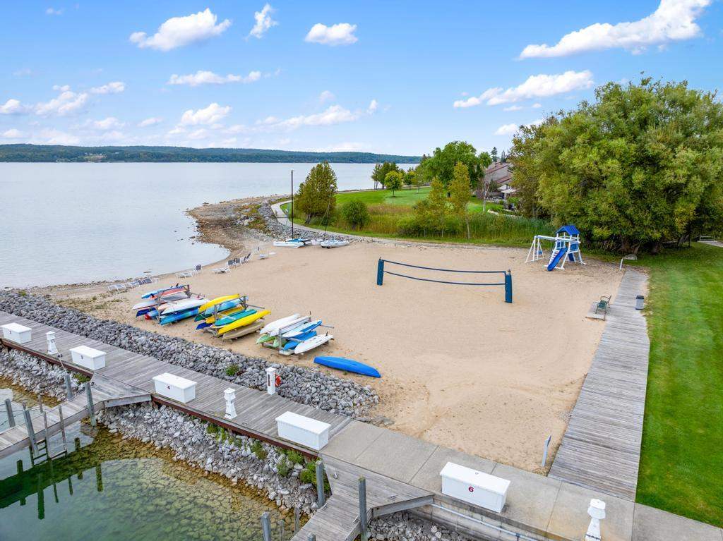 4000 Hemingway Pointe #56 East Jordan MI 49727