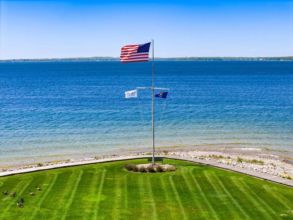 4000 Hemingway Pointe #56 East Jordan MI 49727