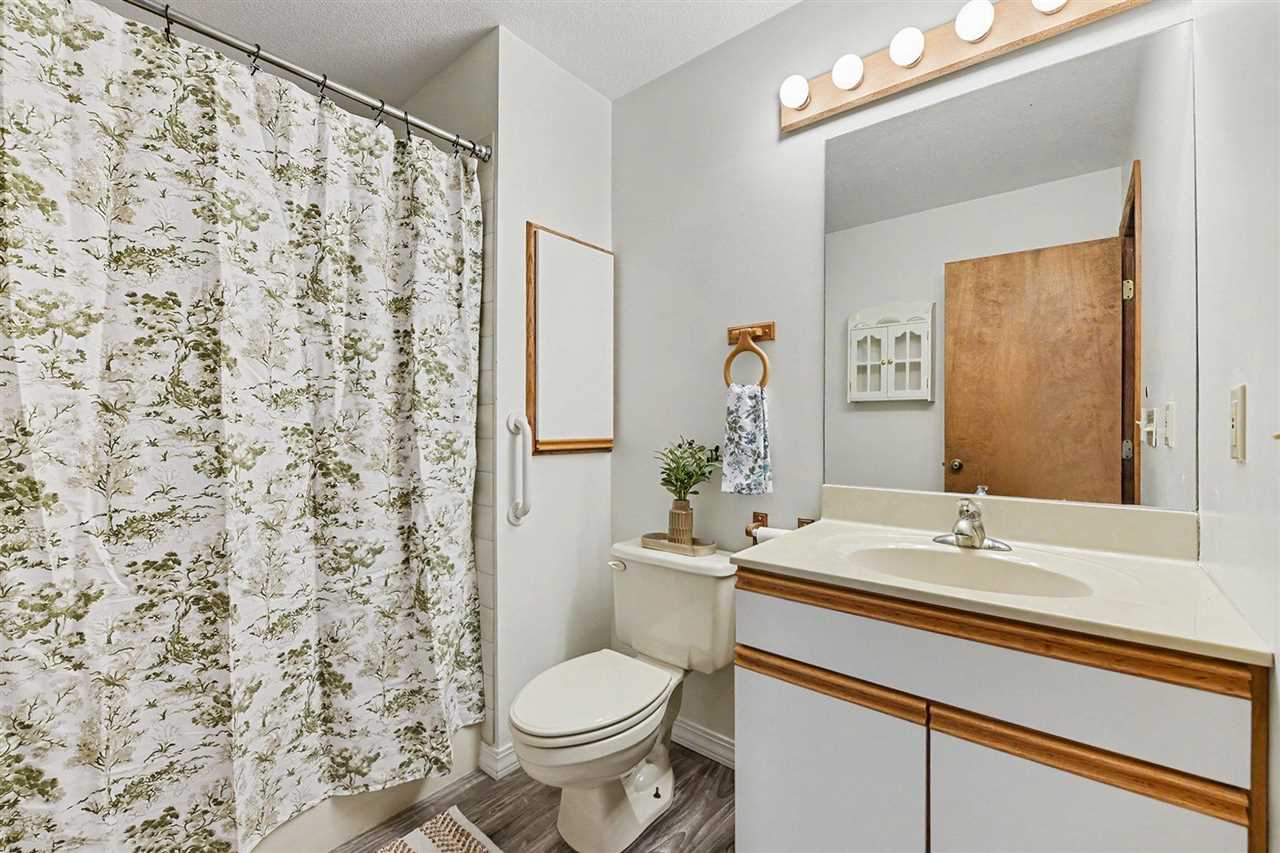 2043 Woods Lane Petoskey MI 49770