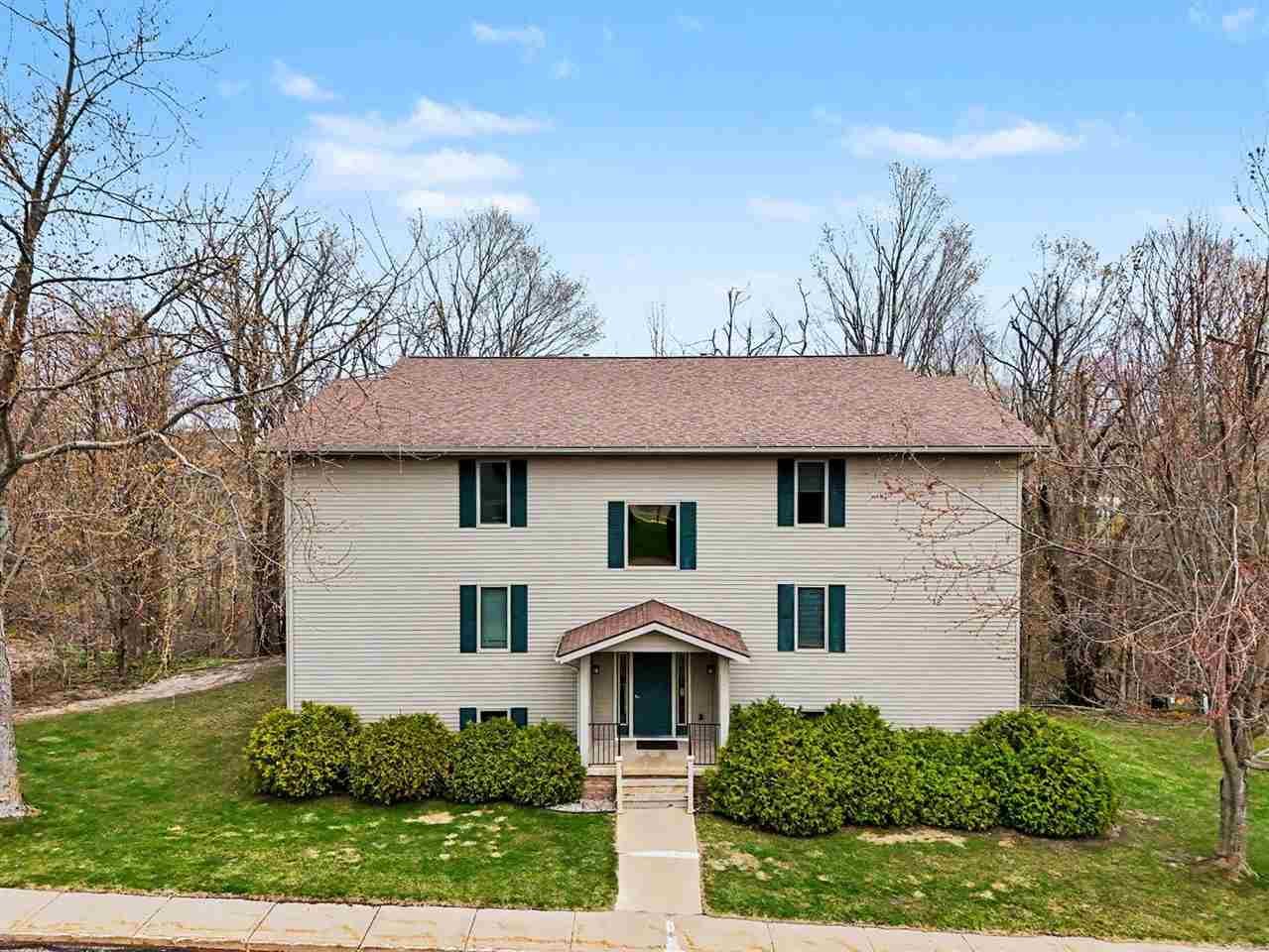 2043 Woods Lane Petoskey MI 49770