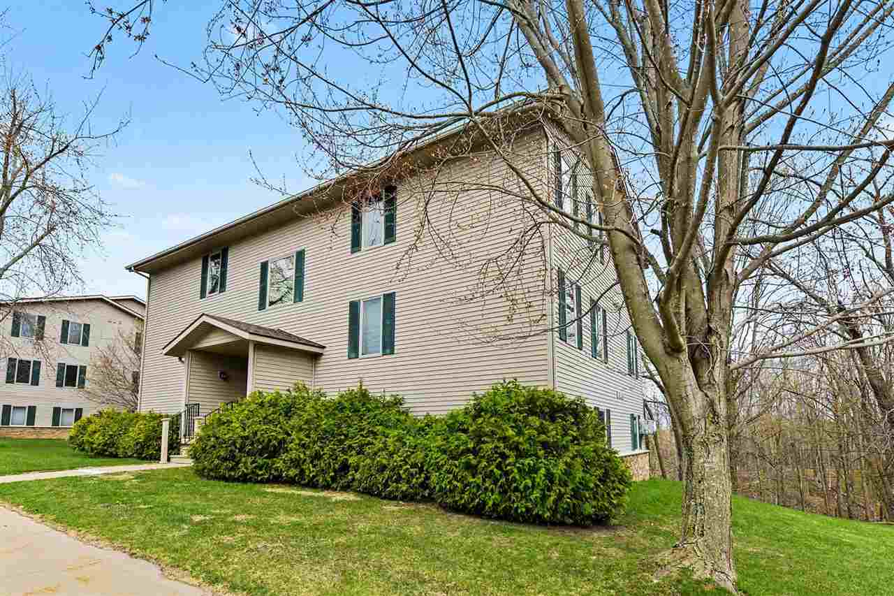 2043 Woods Lane Petoskey MI 49770