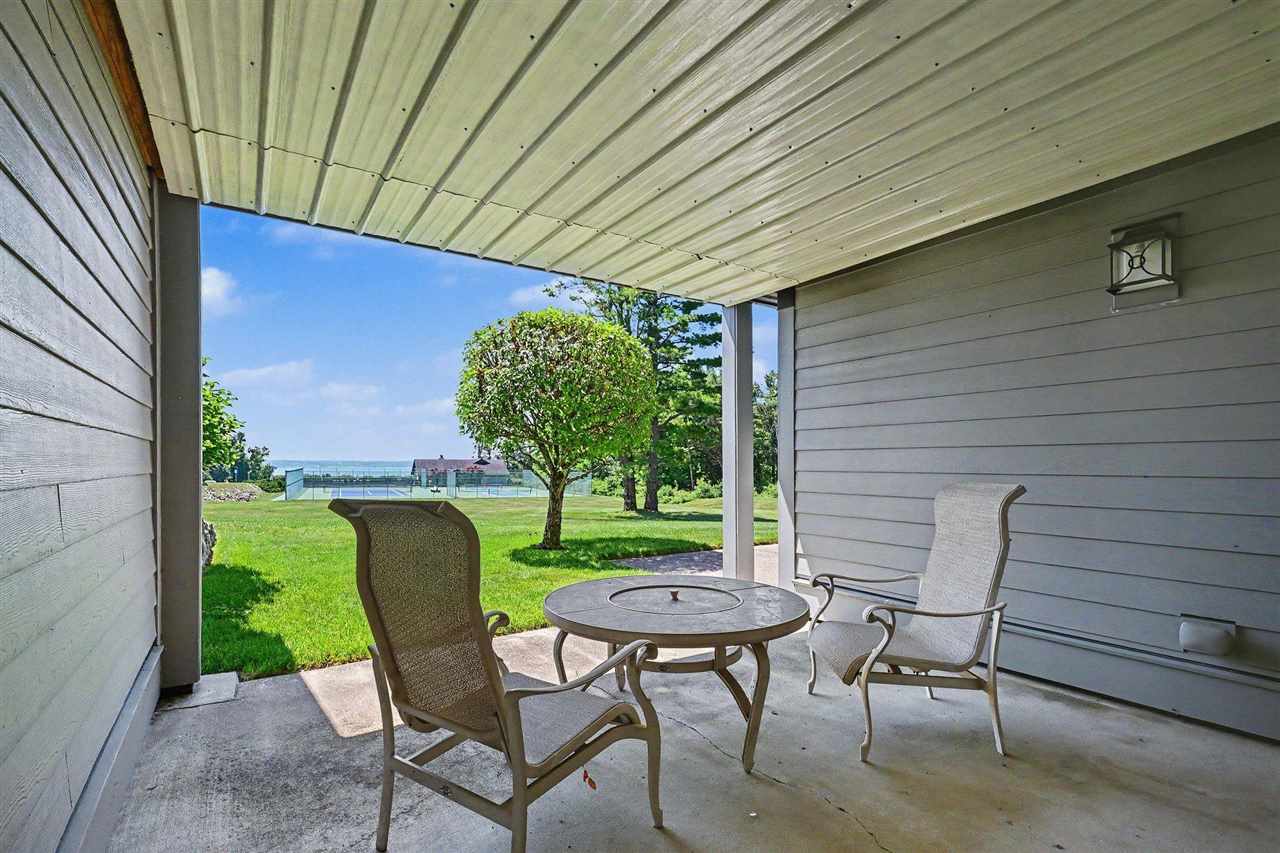 5463 Windigo Harbor Springs MI 49740