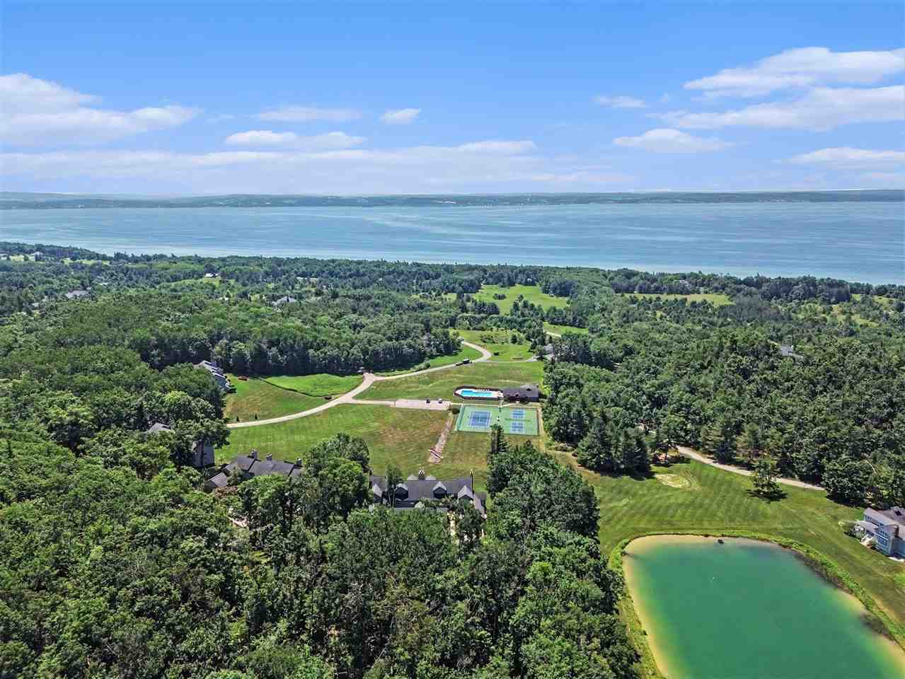 5463 Windigo Harbor Springs MI 49740