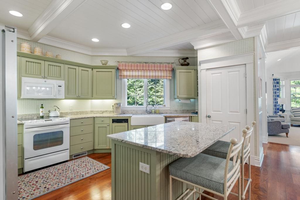 818 Fairways Harbor Springs MI 49740