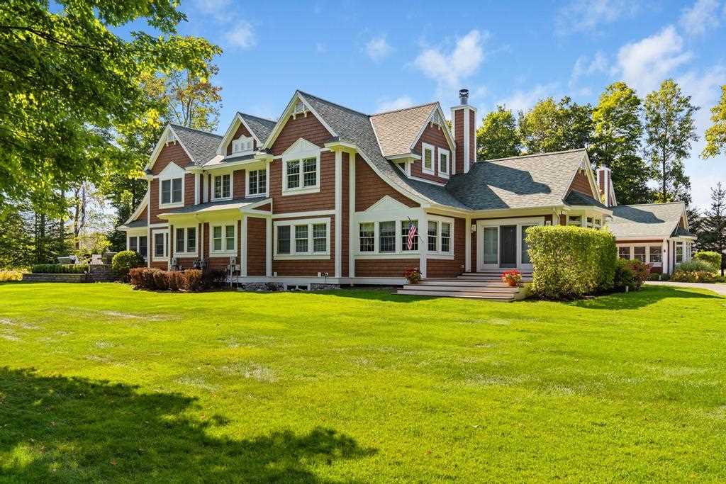 818 Fairways Harbor Springs MI 49740