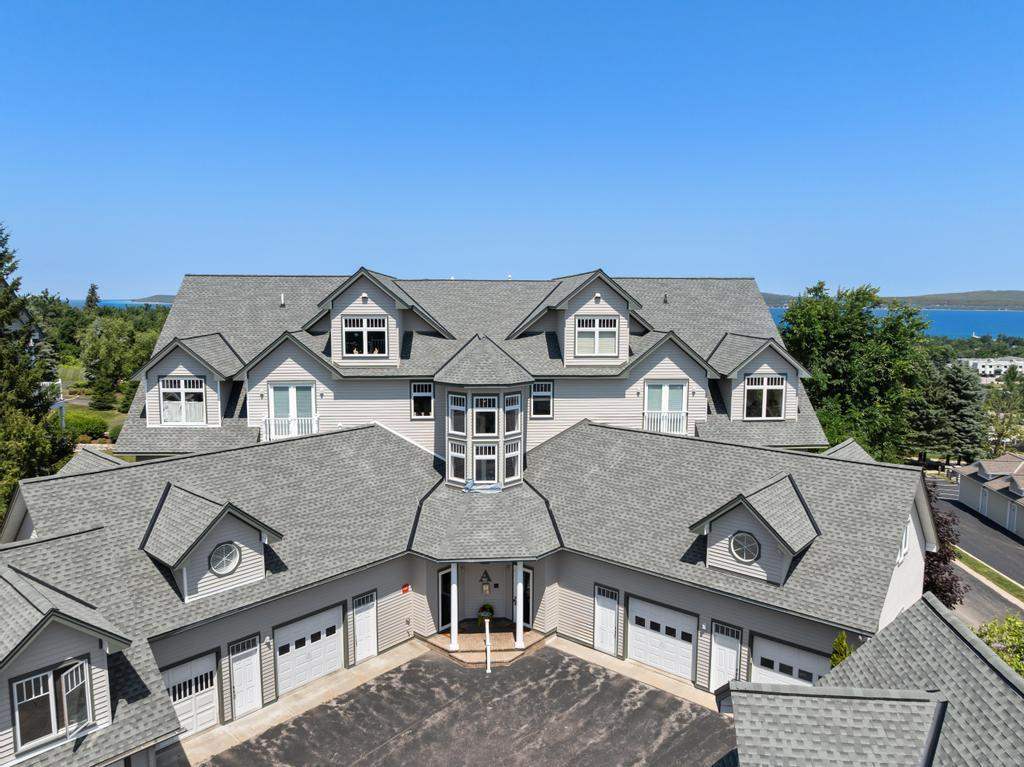 800 Maple Leaf Lane Petoskey MI 49770