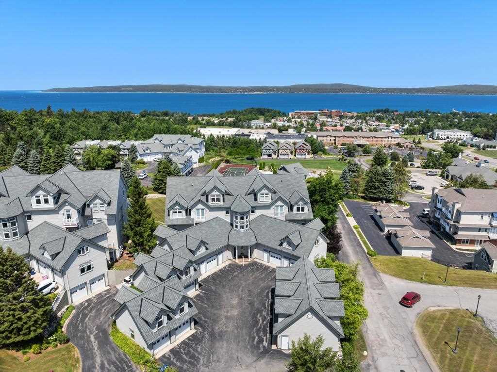 800 Maple Leaf Lane Petoskey MI 49770
