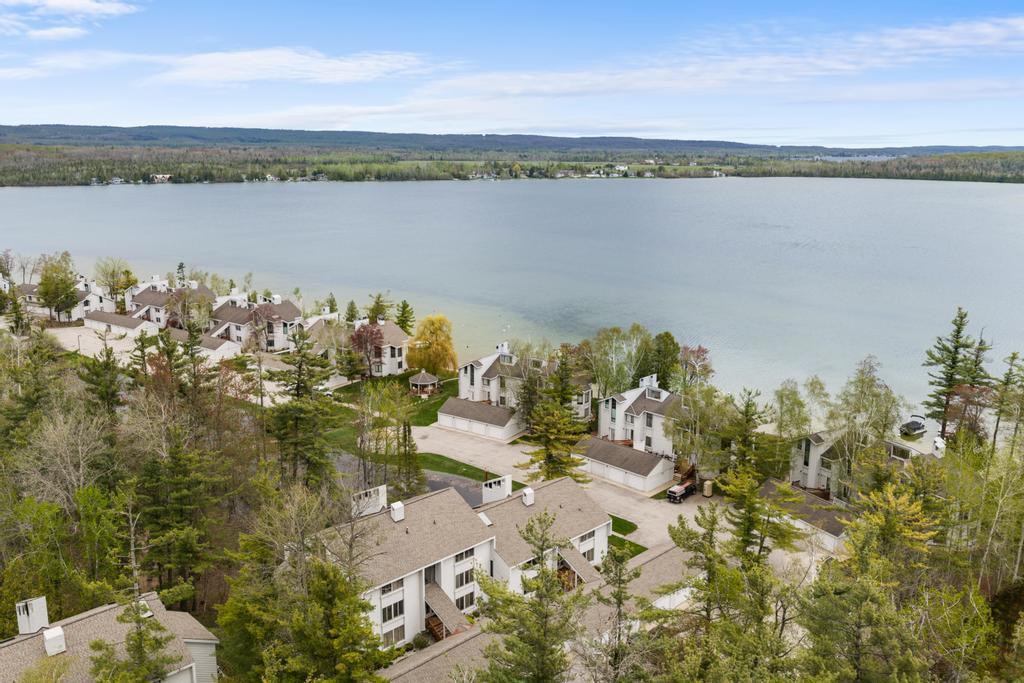 3400 Lakeside Club Petoskey MI 49770