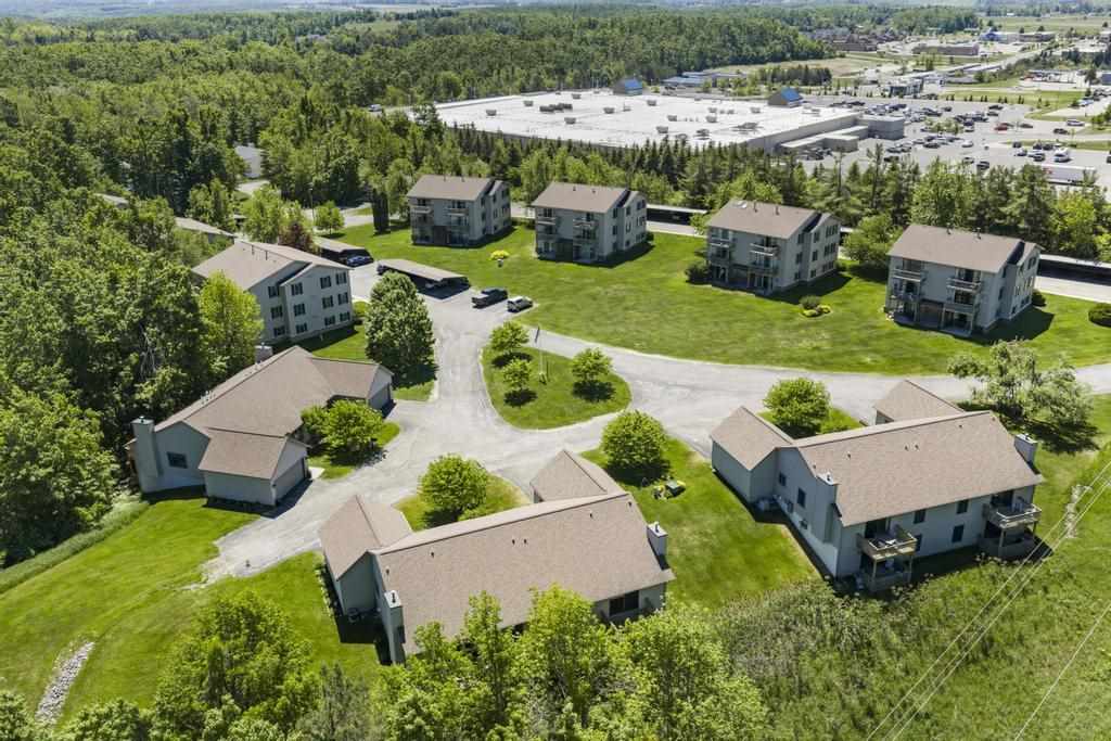 2015 Woods Lane Petoskey MI 49770