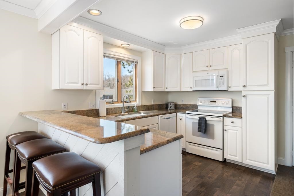 1185 Hideaway Valley Drive Harbor Springs MI 49740