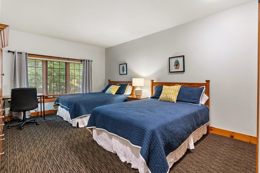 5165 Alpine Overpass Harbor Springs MI 49740