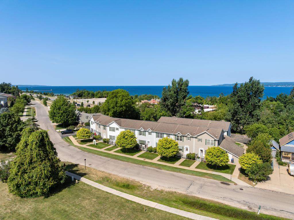 827 Arlington Petoskey MI 49770