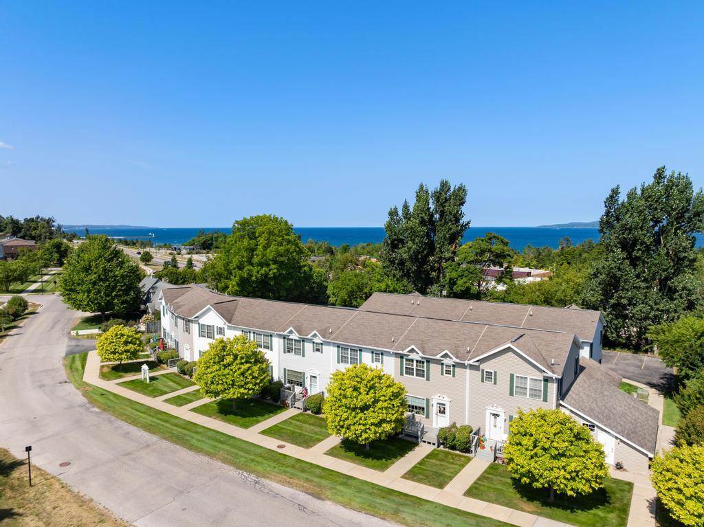 827 Arlington Petoskey MI 49770