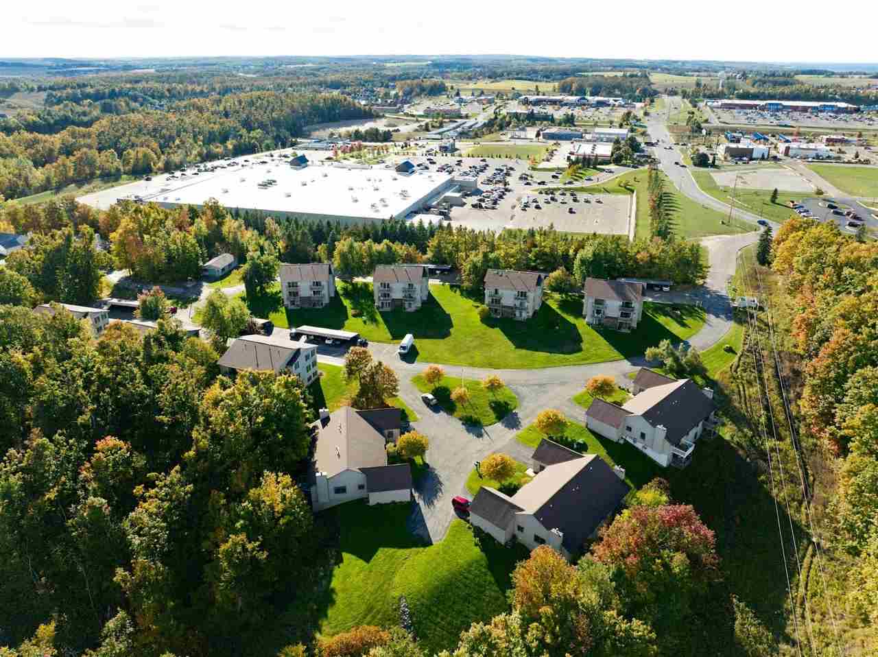 2015 Woods Lane Petoskey MI 49770