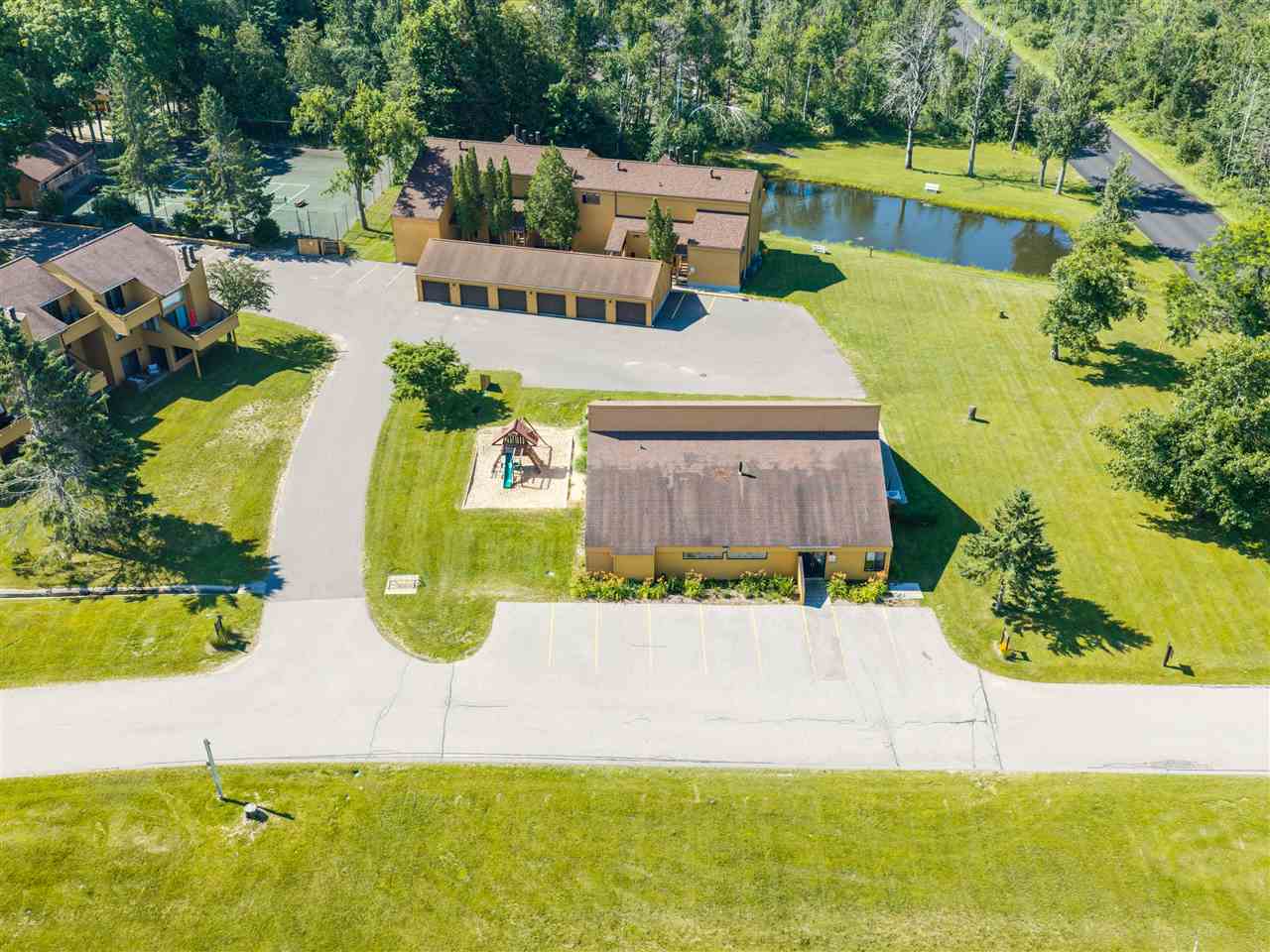 4749 S Pleasantview Harbor Springs MI 49740