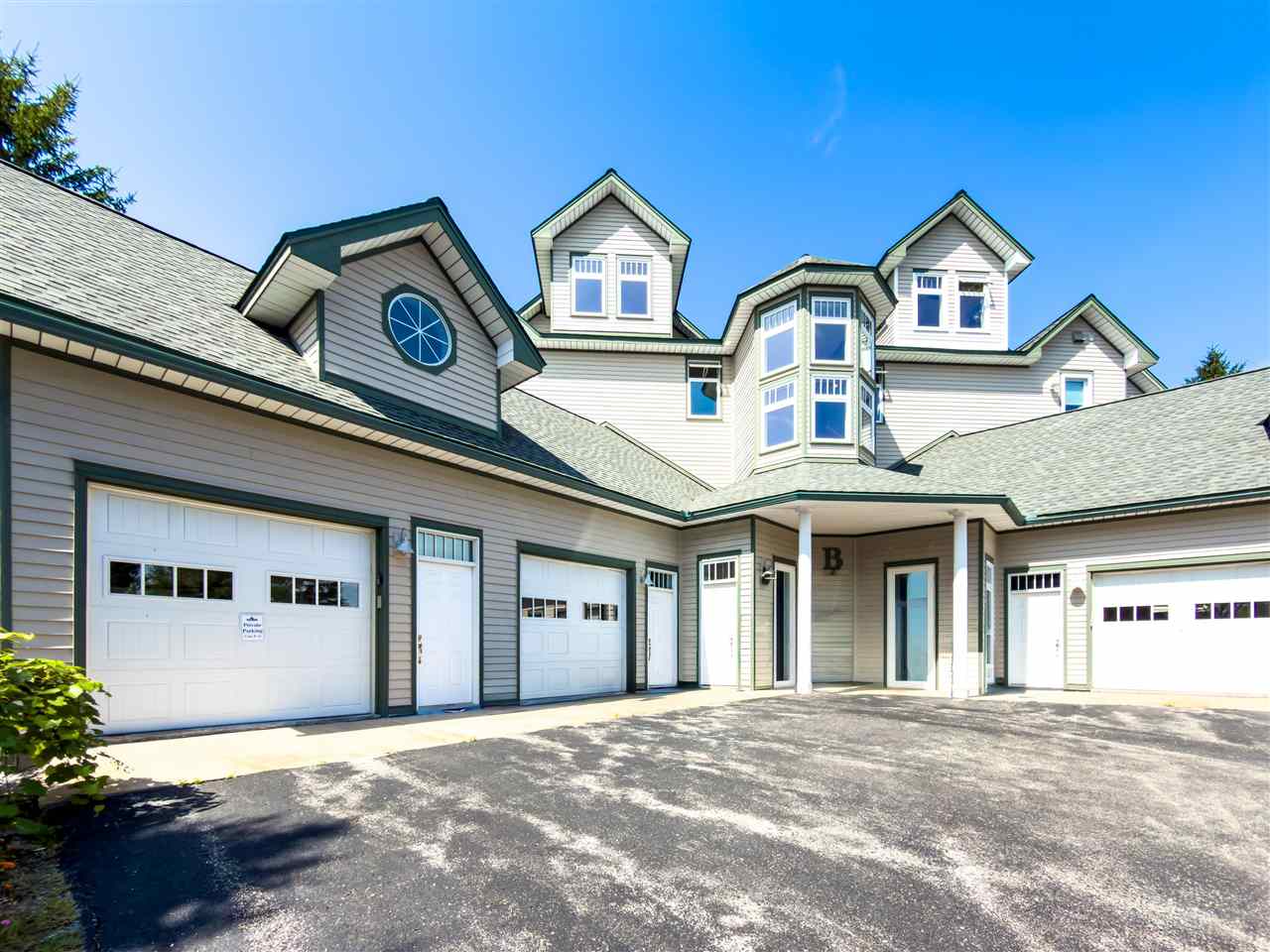 810 Harbor Watch Petoskey MI 49770