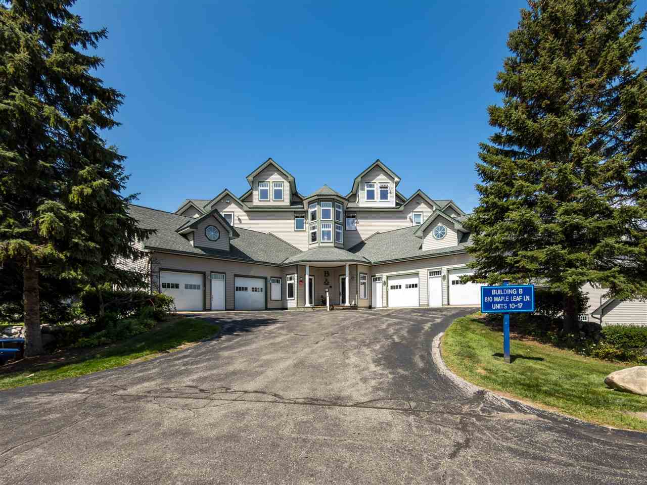 810 Harbor Watch Petoskey MI 49770