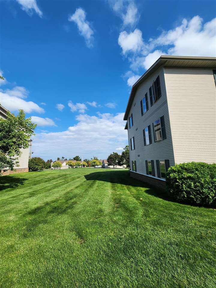 2067 Woods Lane #15 Petoskey MI 49770