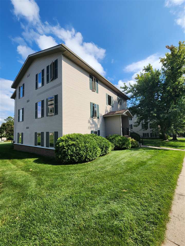 2067 Woods Lane #15 Petoskey MI 49770