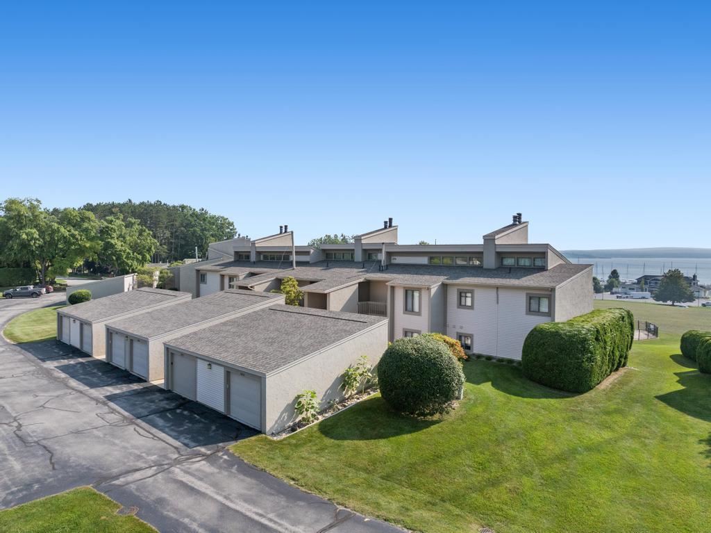 1004 Marina Bluff Drive Charlevoix MI 49720