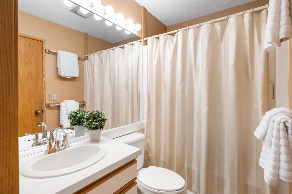 3440 Lakeside Drive Petoskey MI 49770