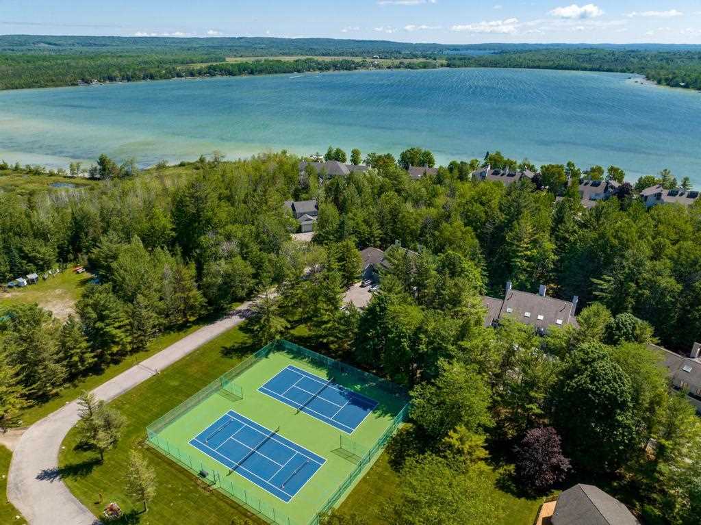 3440 Lakeside Drive Petoskey MI 49770
