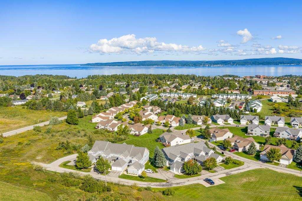 1588 Emerald Court Petoskey MI 49770