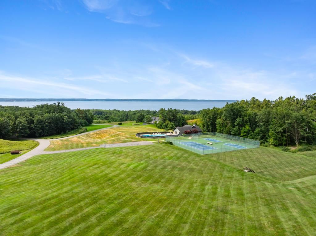 5433 Windigo Harbor Springs MI 49740