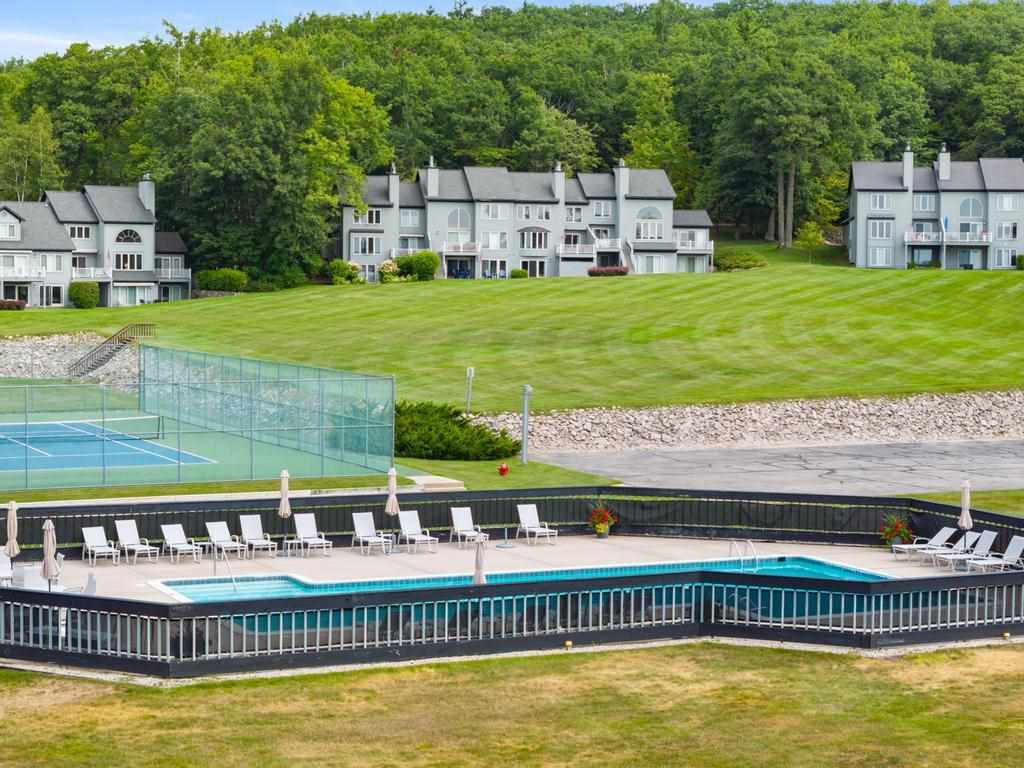 5433 Windigo Harbor Springs MI 49740