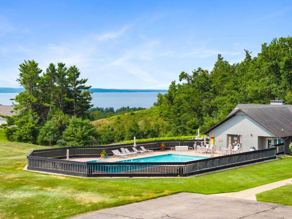 5433 Windigo Harbor Springs MI 49740