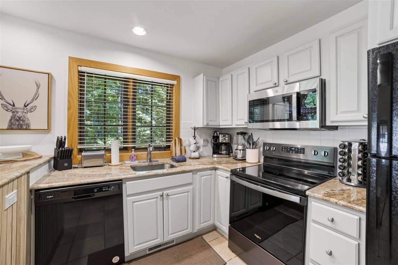 2199 Deerview Drive Boyne Falls MI 49713