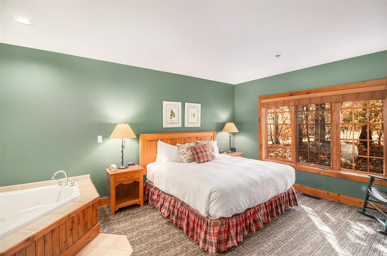 5134 Alpine Overpass Harbor Springs MI 49740