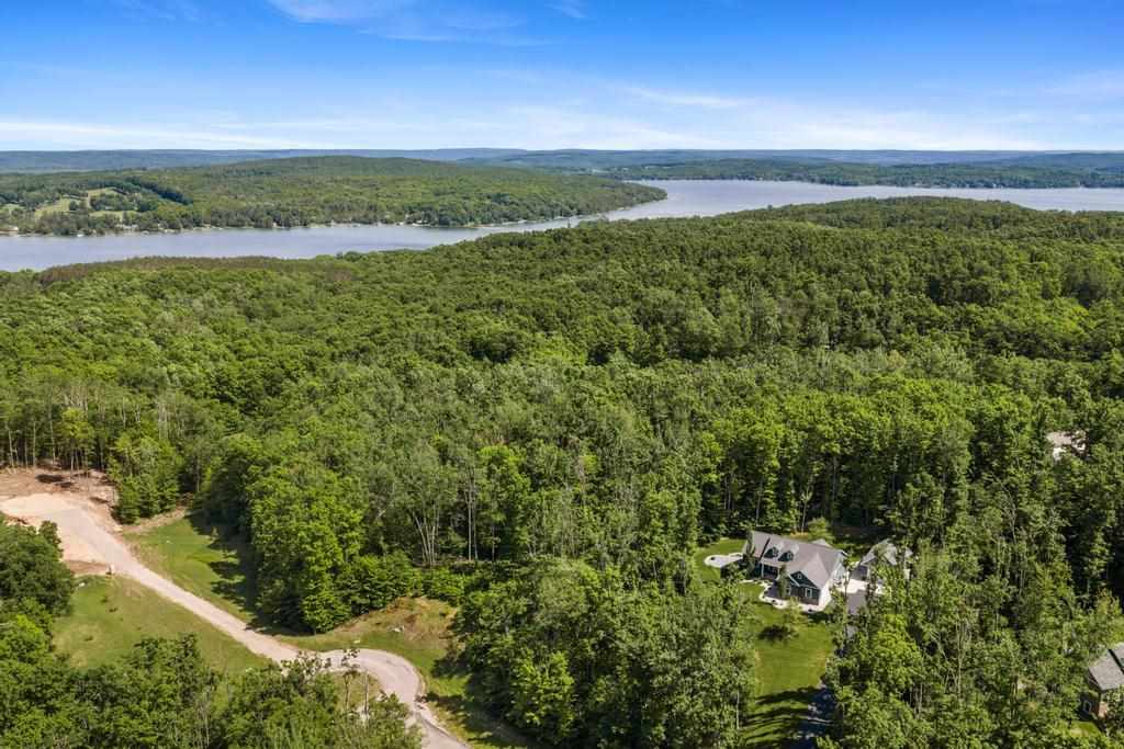 2155 Woodside Drive Petoskey MI 49770