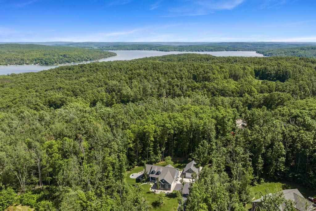 2155 Woodside Drive Petoskey MI 49770