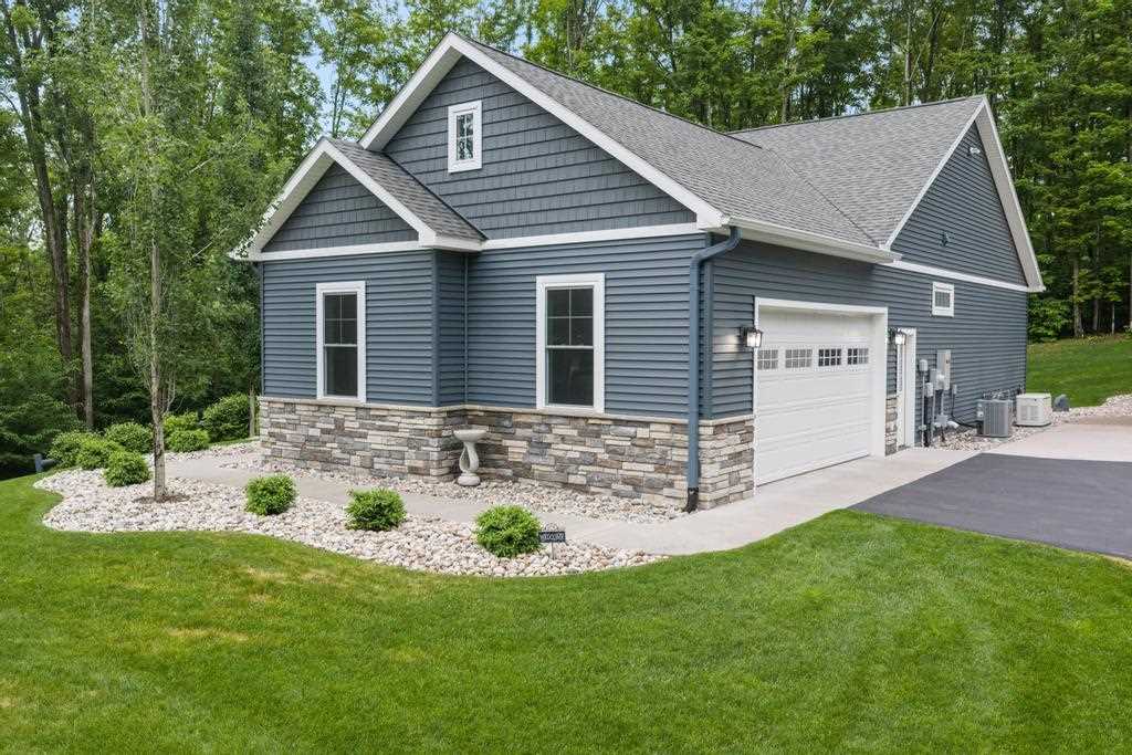 2155 Woodside Drive Petoskey MI 49770