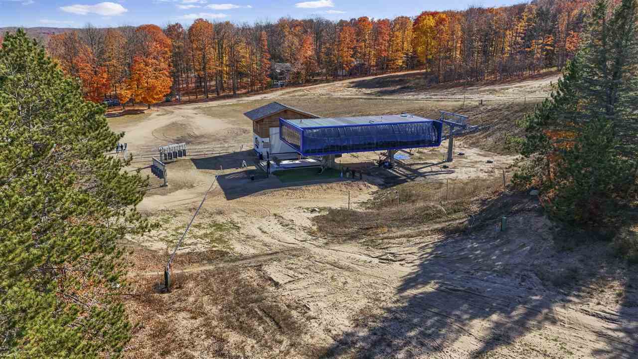 1689 West Strasse Boyne City MI 49713