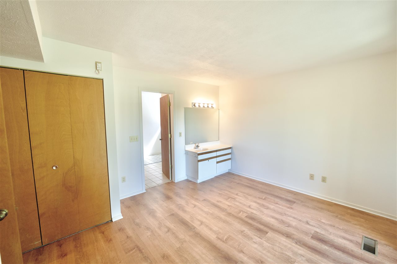 4749 S Pleasaantview Harbor Springs MI 49740