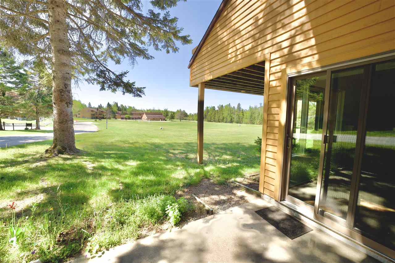 4749 S Pleasaantview Harbor Springs MI 49740