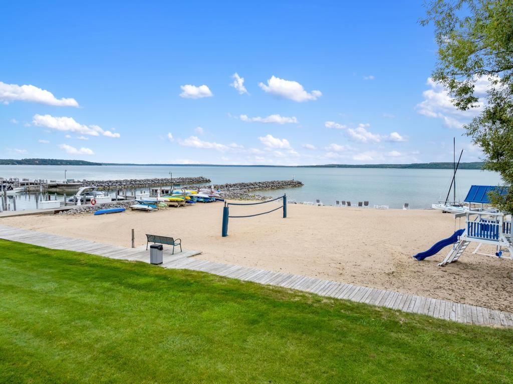 4000 Hemingway Pointe Club Road East Jordan MI 49727