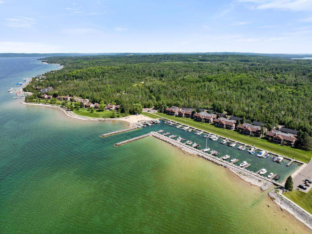 4000 Hemingway Pointe Club Road East Jordan MI 49727