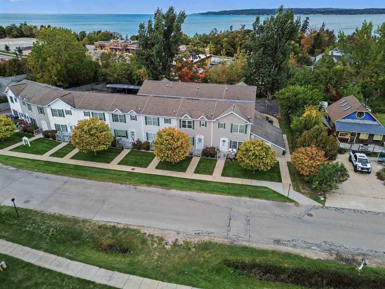 827 Arlington Avenue Petoskey MI 49770
