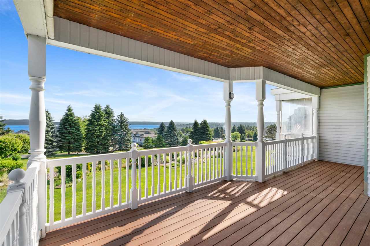 820 Maple Leaf Lane Petoskey MI 49770