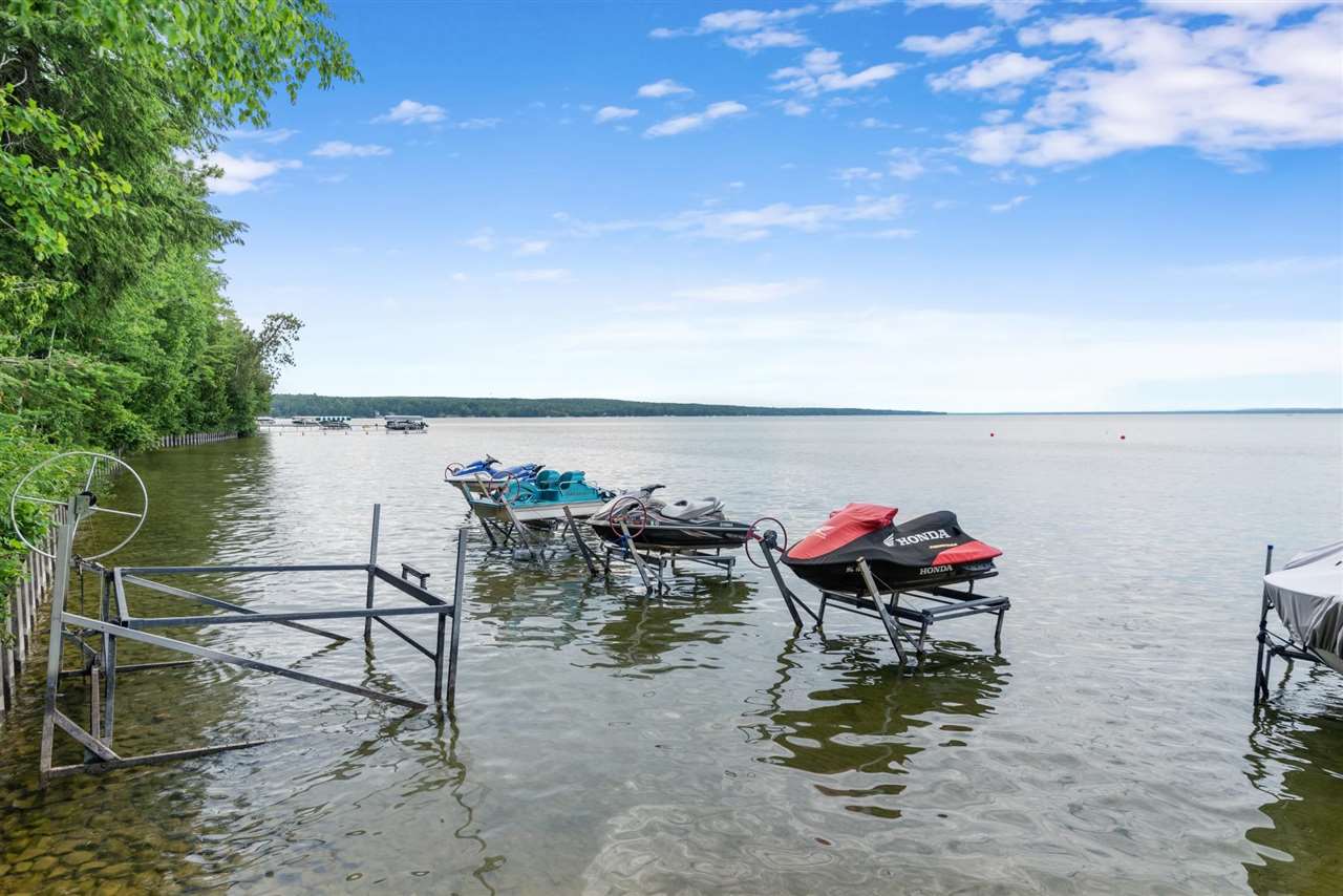 7842 W M-68 Indian River MI 49749