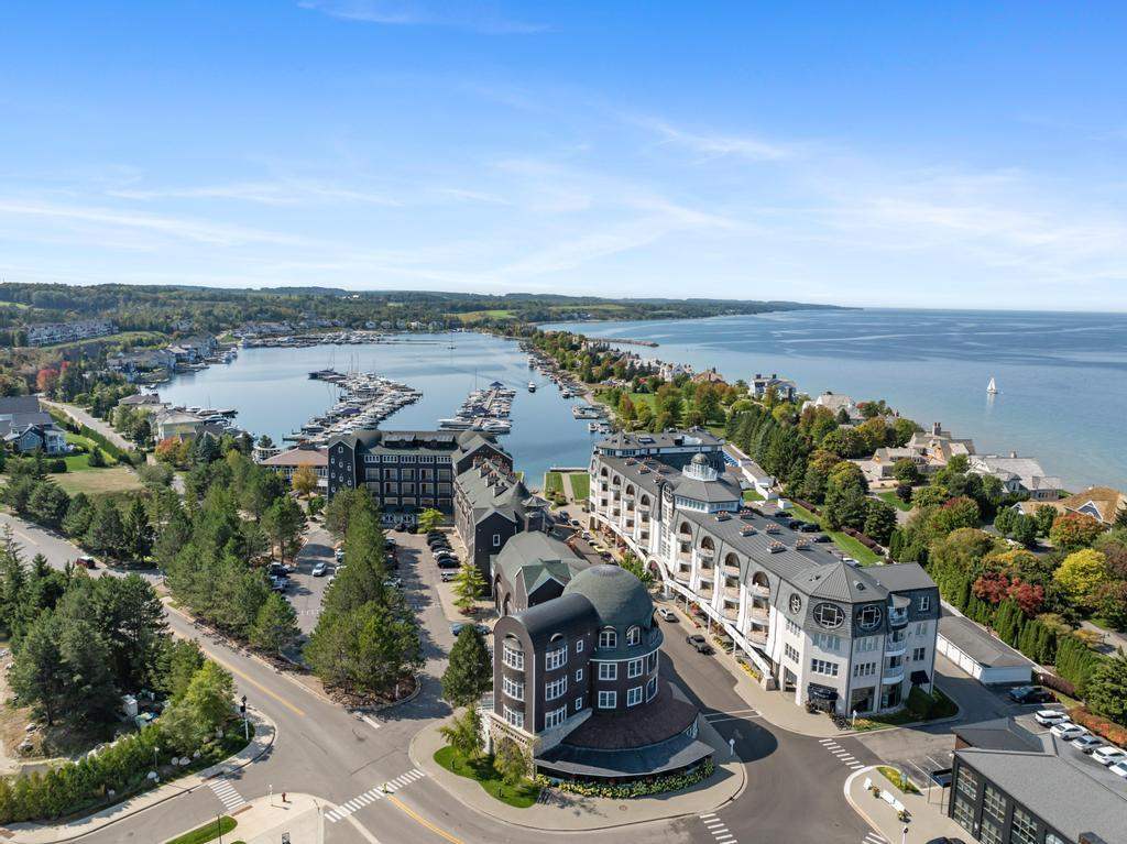 Bay Harbor MI, 4205 Main Street, Unit 37
