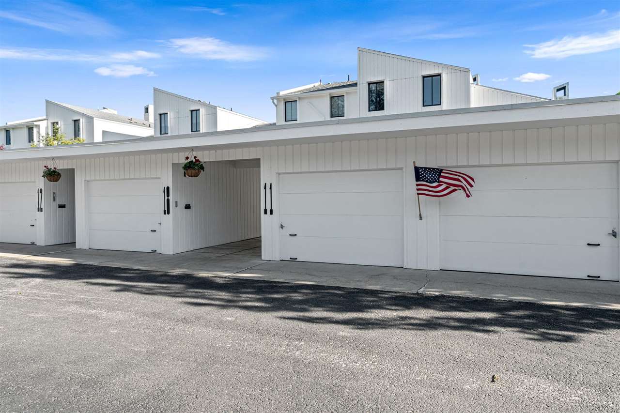 526 E Bay Street Harbor Springs MI 49740