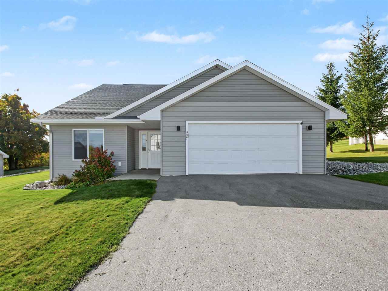 887 Red Oak Way Petoskey MI 49770