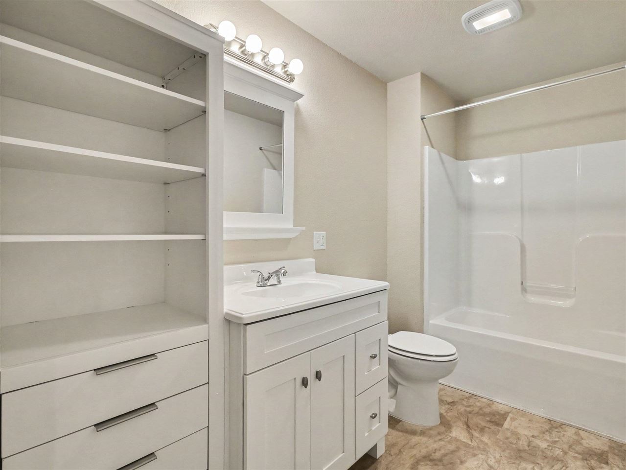 887 Red Oak Way Petoskey MI 49770